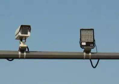 了解交通道路攝像頭類型，分清測(cè)速、測(cè)流量與違章攝像頭