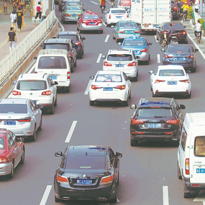 廣州外地車高峰限行將至，車主反應(yīng)不一，限行歷史受關(guān)注