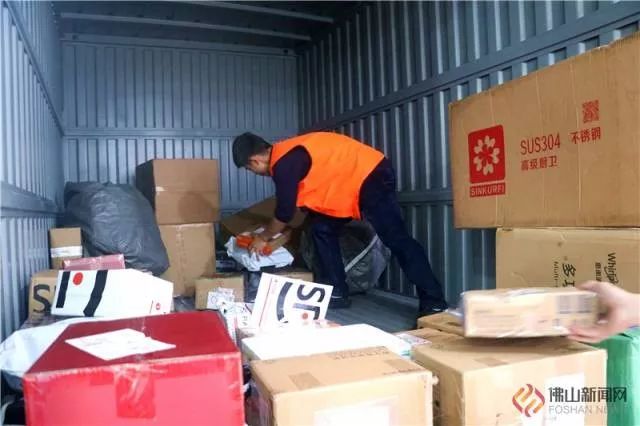 臨近春節(jié)佛山快遞情況：部分網(wǎng)點放假 年貨寄收受影響