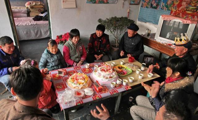 1995年農村娃考上大學湊學費，向大姨借錢卻遭遇人情冷暖