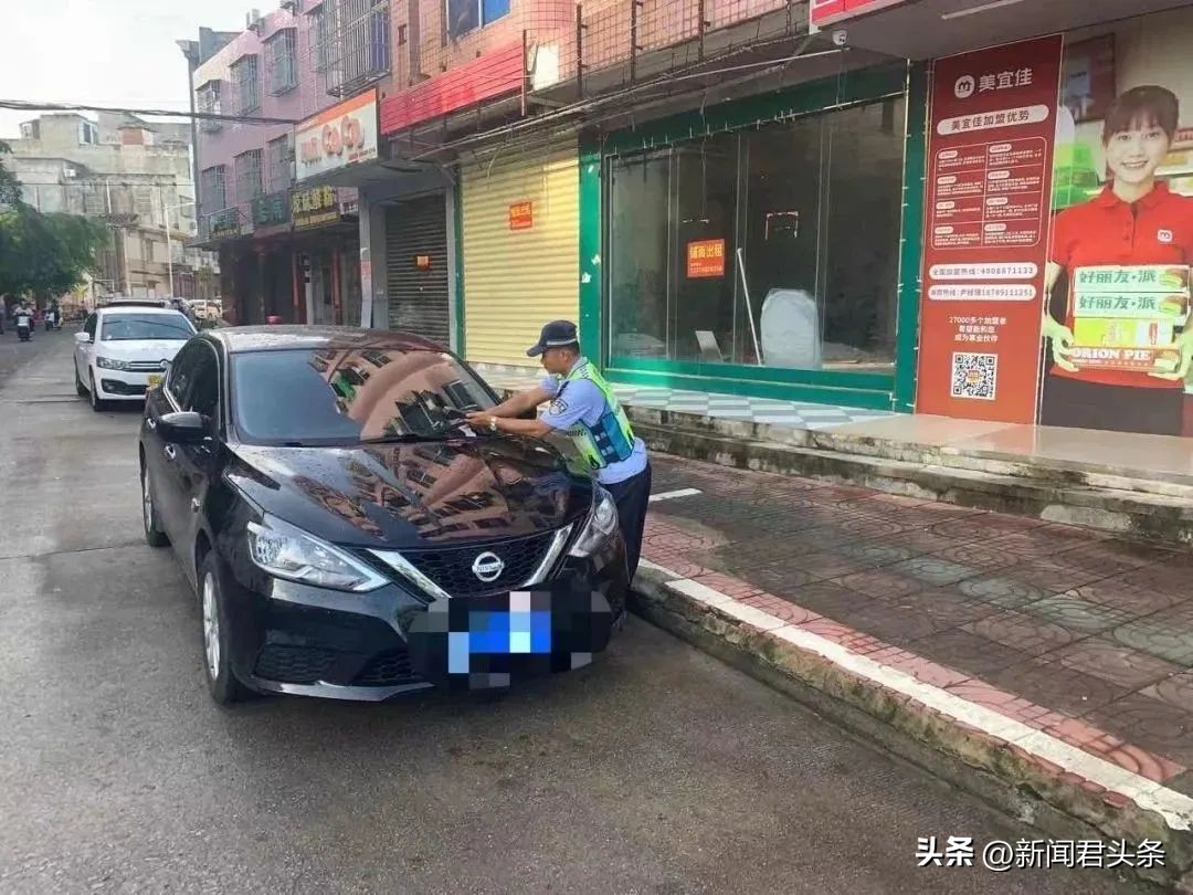 萬寧交警開展違停治理行動，凈化道路交通環(huán)境