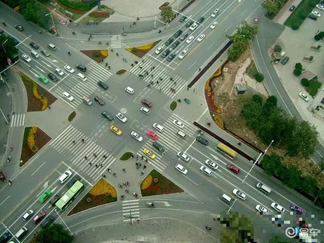 開車易違章？這些高發(fā)時(shí)段和規(guī)則，老司機(jī)也得記好