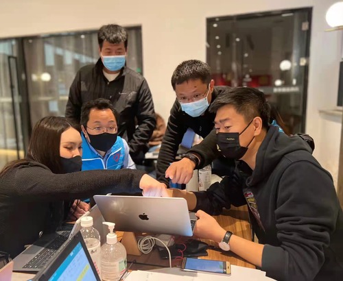 疫情突襲，政協(xié)委員奮戰(zhàn)抗疫一線，守護(hù)百姓健康與溫暖